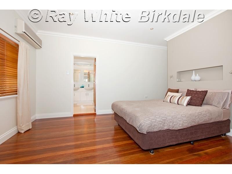 38 Gordon Parade, Manly QLD 4179