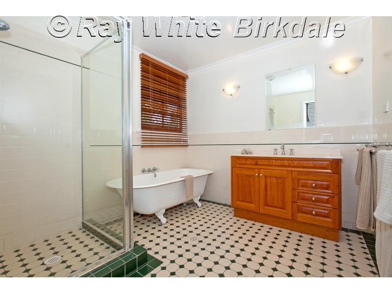 38 Gordon Parade, Manly QLD 4179