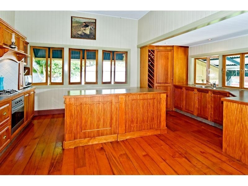 21 Mt Petrie Road, Belmont QLD 4153