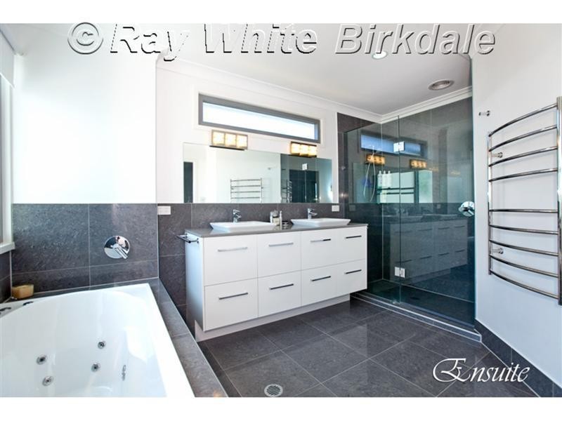 110 Melville Terrace, Manly QLD 4179