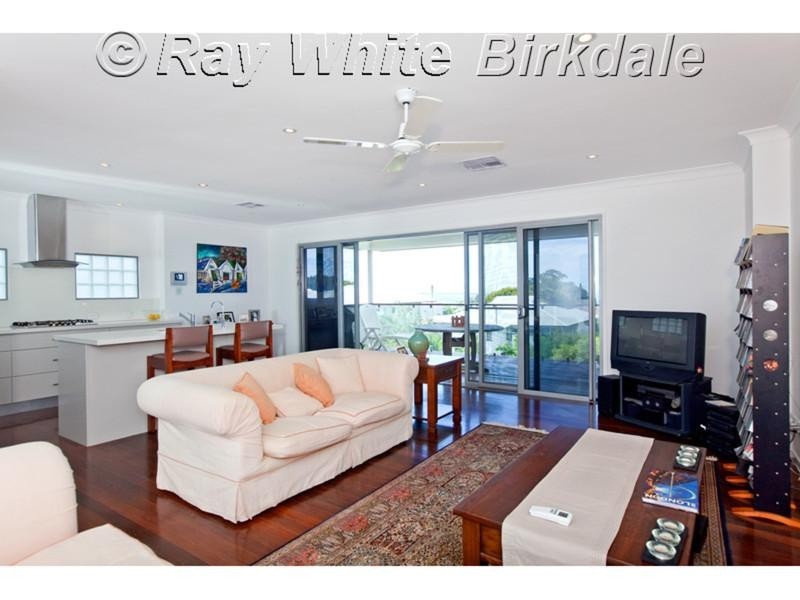 110 Melville Terrace, Manly QLD 4179