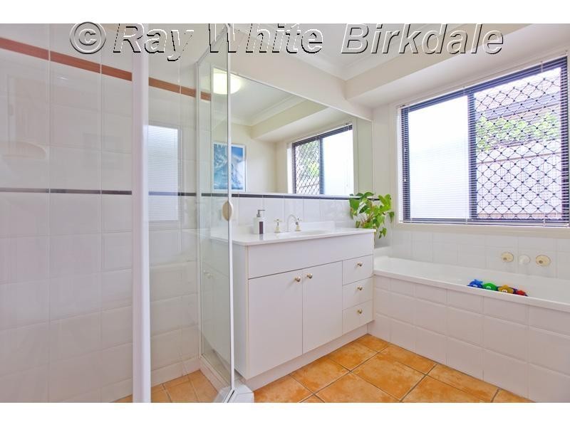 24 Carinyan Drive, Birkdale QLD 4159