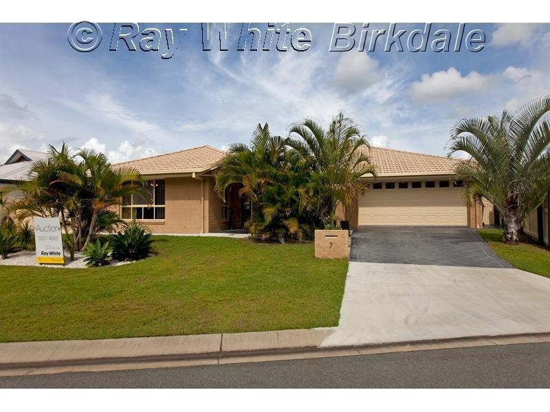 7 McConechy Drive, Victoria Point QLD 4165