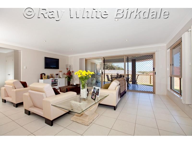 2 Kelby Close, Redland Bay QLD 4165