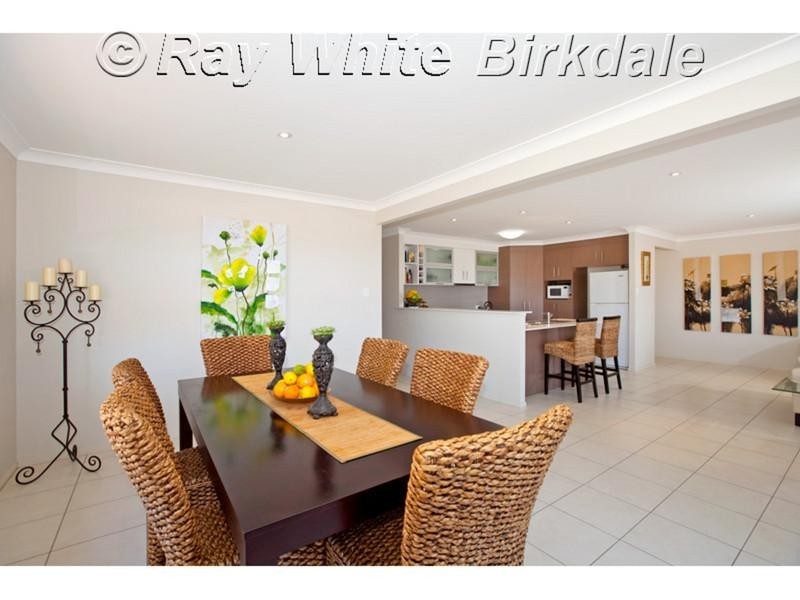 2 Kelby Close, Redland Bay QLD 4165