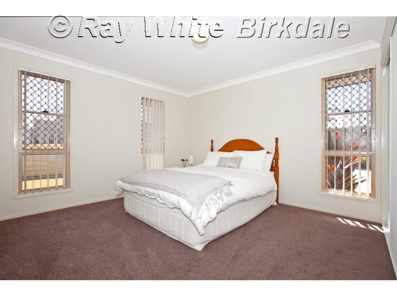 2 Kelby Close, Redland Bay QLD 4165