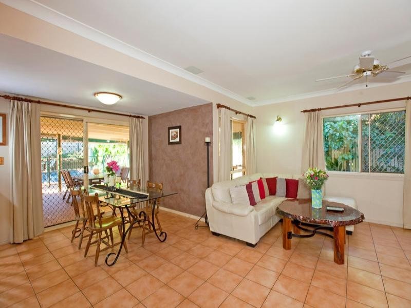 87 Creek Road, Birkdale QLD 4159