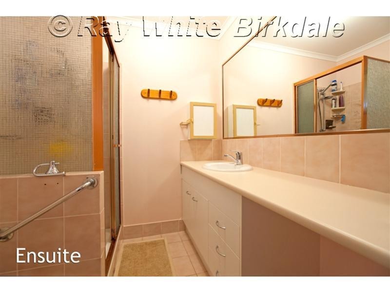 3 Michelle Place, Victoria Point QLD 4165