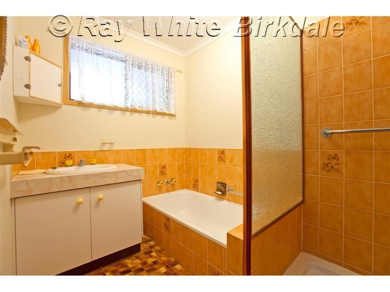 3 Michelle Place, Victoria Point QLD 4165