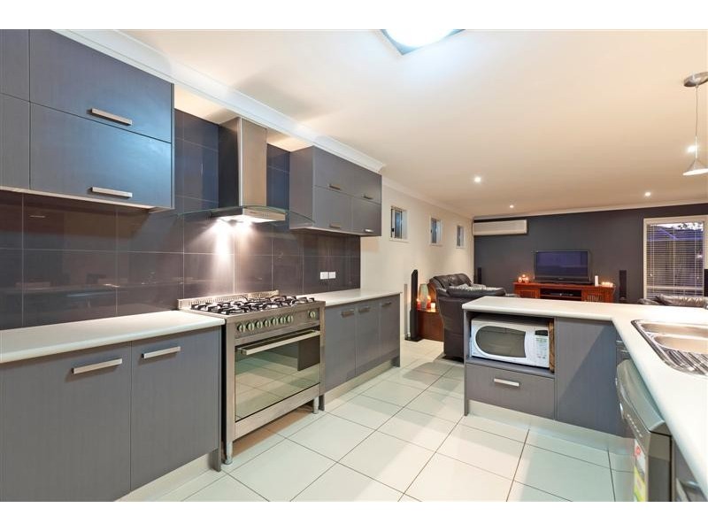 8 Langdon Street, Cleveland QLD 4163