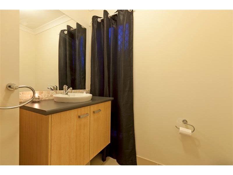 8 Langdon Street, Cleveland QLD 4163