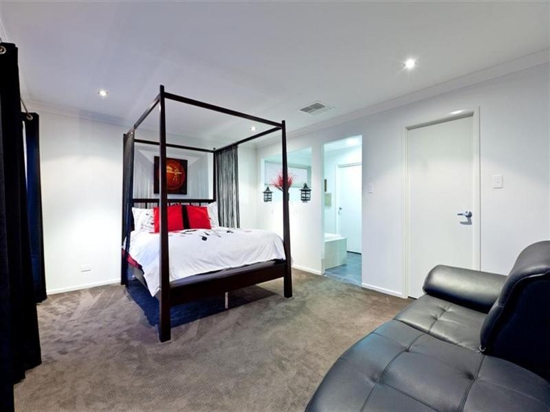 17 Paperbark Place, Wakerley QLD 4154