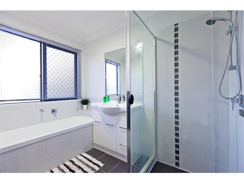 17 Paperbark Place, Wakerley QLD 4154