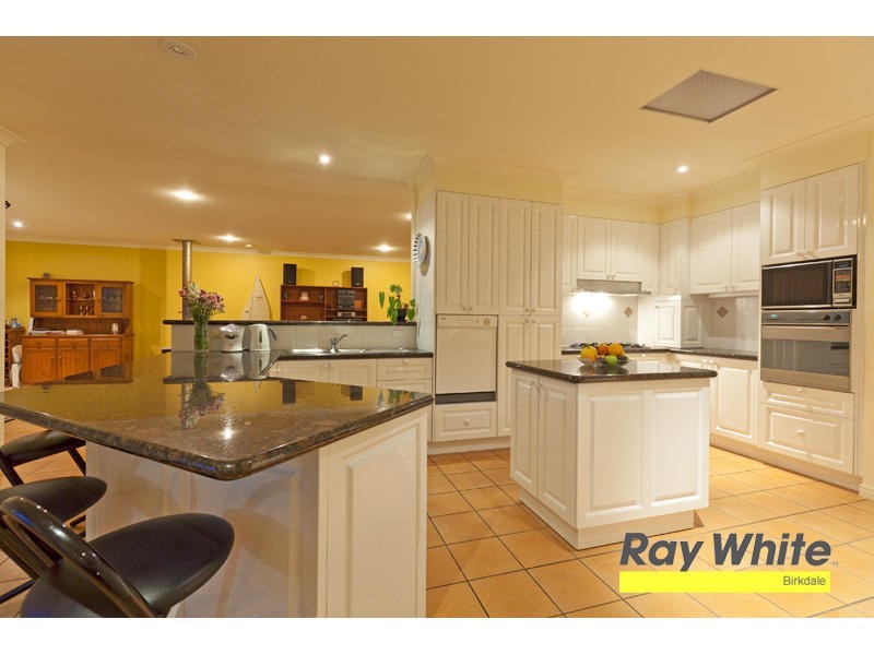6 Commodore Drive, Birkdale QLD 4159