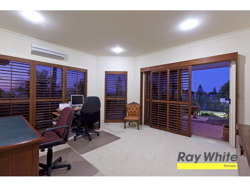 6 Commodore Drive, Birkdale QLD 4159