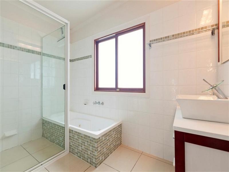 94 Queens Esplanade, Thorneside QLD 4158