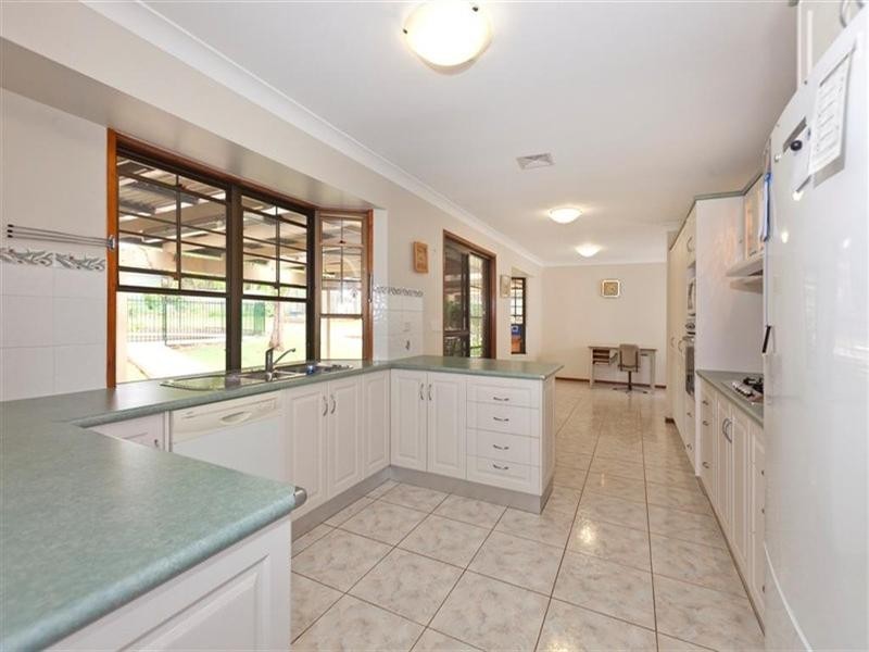 89 Whitehall Avenue, Birkdale QLD 4159