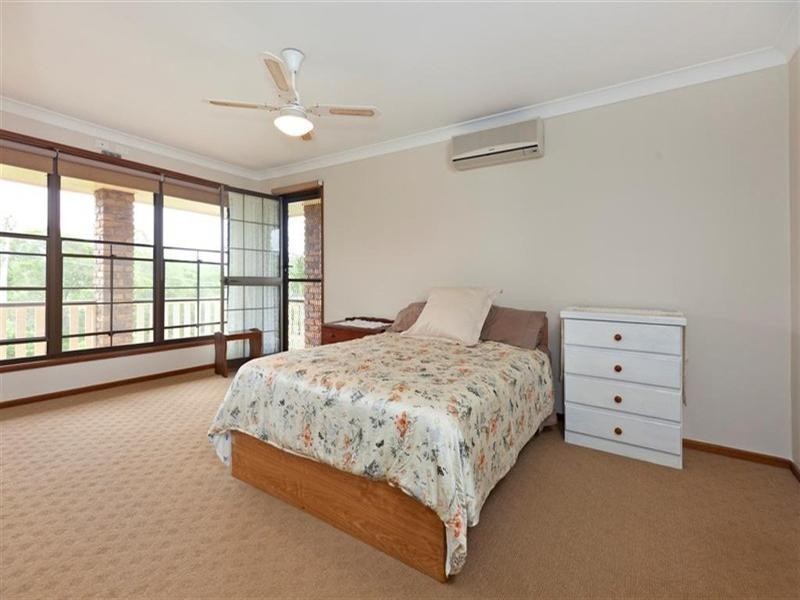 89 Whitehall Avenue, Birkdale QLD 4159