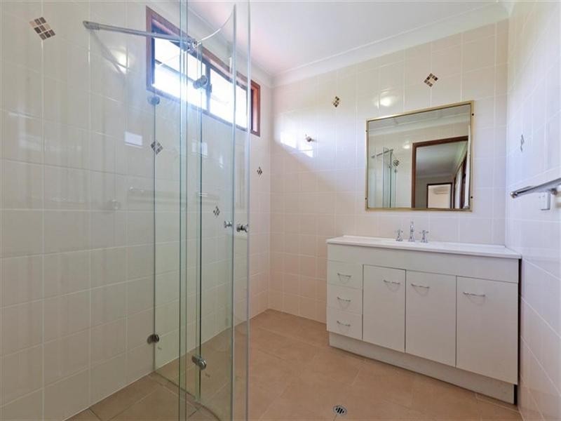 89 Whitehall Avenue, Birkdale QLD 4159