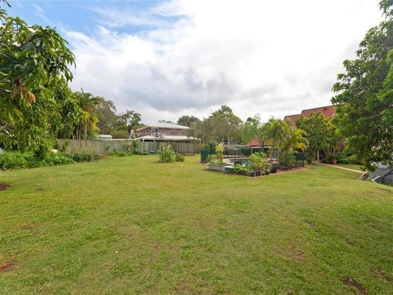 89 Whitehall Avenue, Birkdale QLD 4159