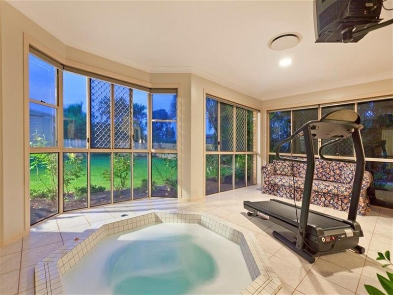 1 Grenaid Court, Wellington Point QLD 4160