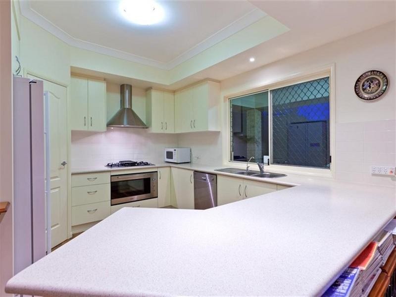 3 Pitman Place, Redland Bay QLD 4165