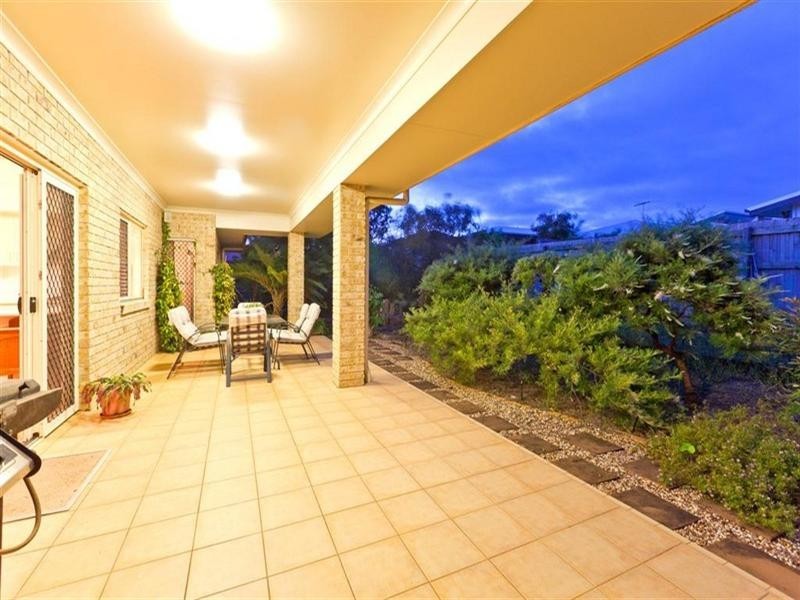 3 Pitman Place, Redland Bay QLD 4165