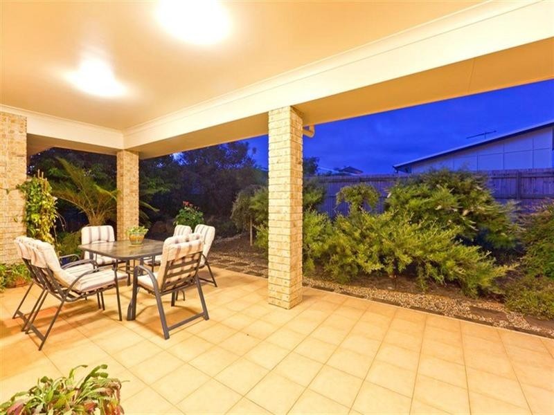 3 Pitman Place, Redland Bay QLD 4165