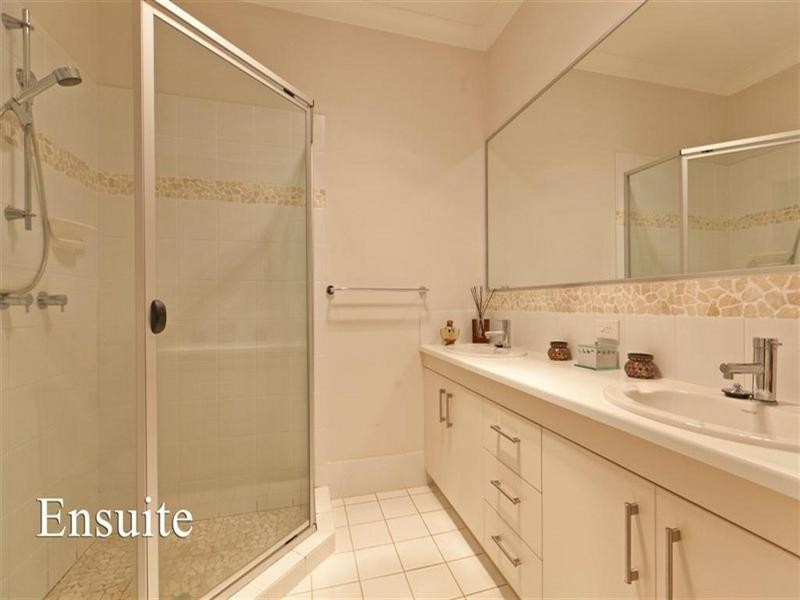 24 Haig Road, Birkdale QLD 4159