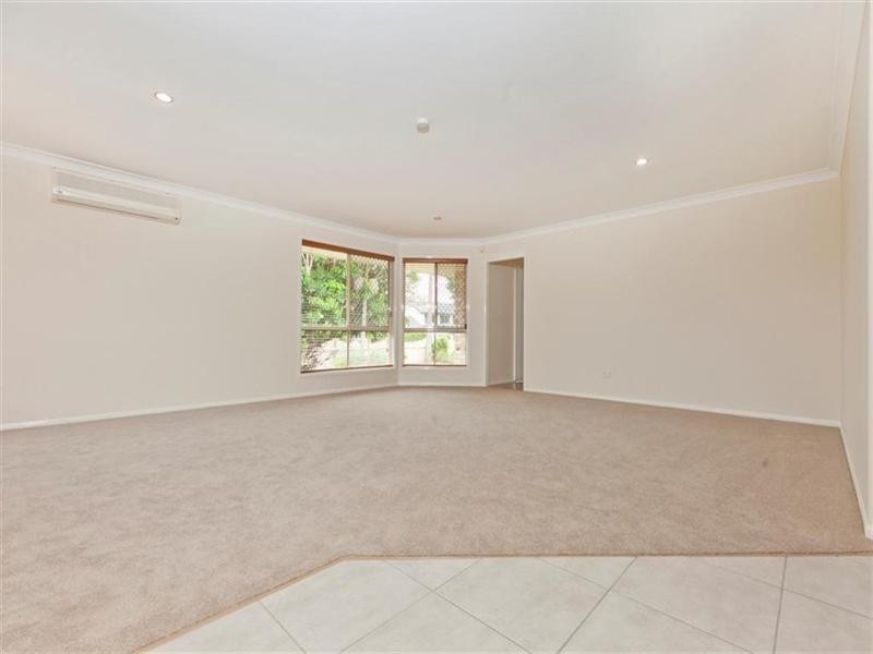 8 Willard Road, Capalaba QLD 4157