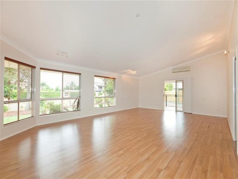 8 Willard Road, Capalaba QLD 4157