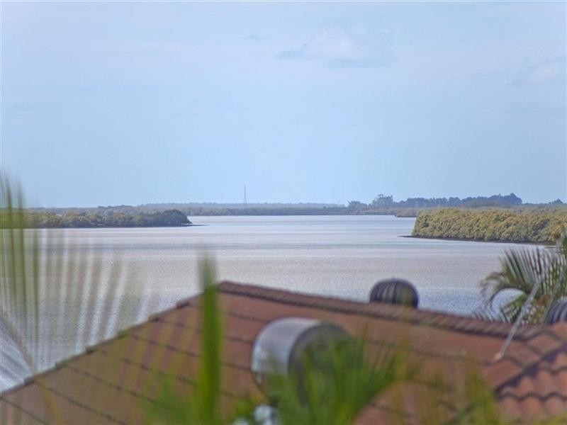 7 Rusbrook Street, Redland Bay QLD 4165