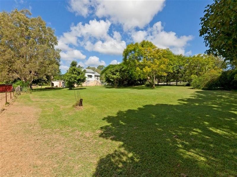 8 London Road, Belmont QLD 4153