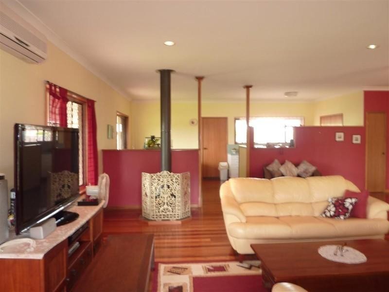 17 Manor Drive, Wellington Point QLD 4160