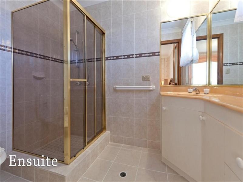 15 Burns Street, Capalaba QLD 4157