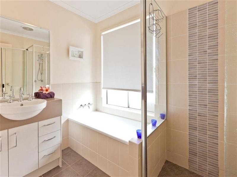 50 Sunningdale Drive, Redland Bay QLD 4165