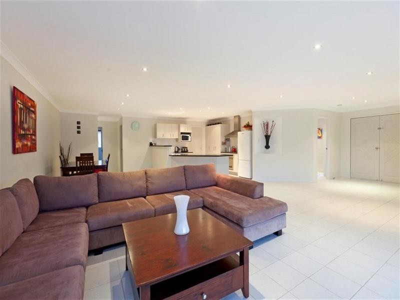 3 Indigo Street, Redland Bay QLD 4165