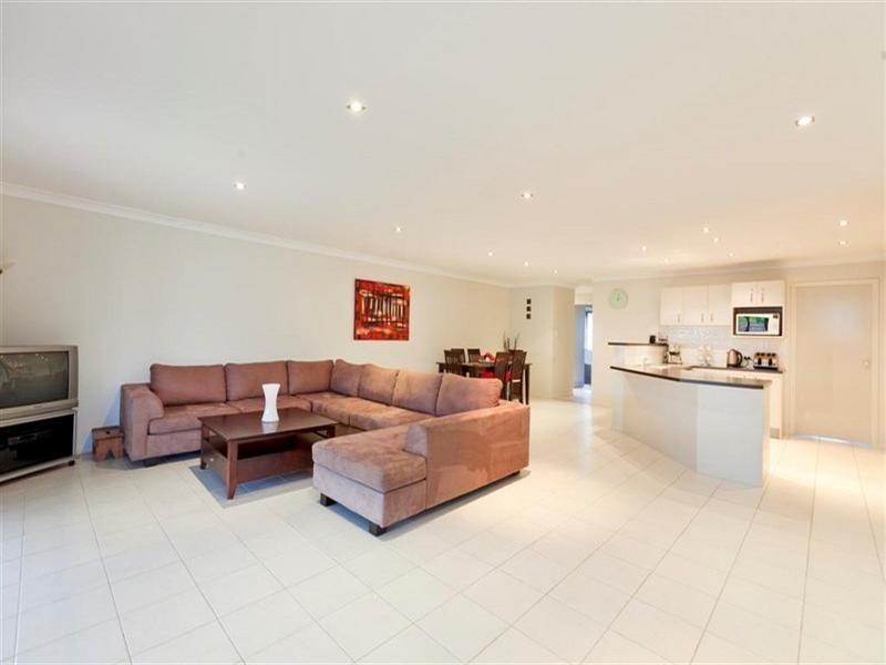 3 Indigo Street, Redland Bay QLD 4165