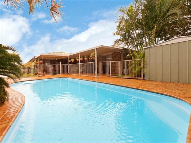 16 Drake Street, Wellington Point QLD 4160