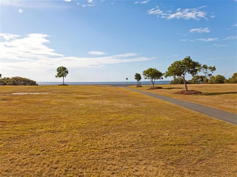 22 Makaha Drive, Birkdale QLD 4159