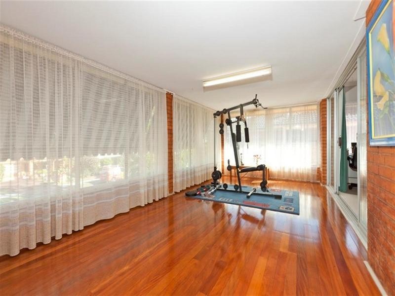 12 Estelle Street, Birkdale QLD 4159