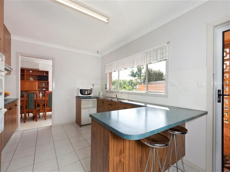 12 Estelle Street, Birkdale QLD 4159