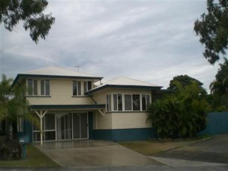 267 RAILWAY Parade, Birkdale QLD 4159