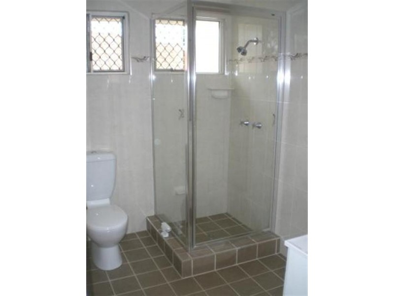 267 RAILWAY Parade, Birkdale QLD 4159