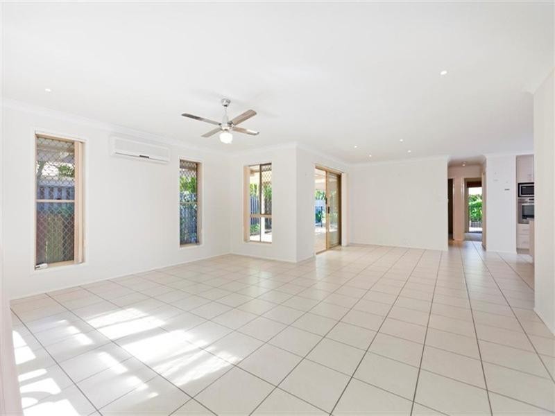 20 Pinelands Circuit, Redland Bay QLD 4165