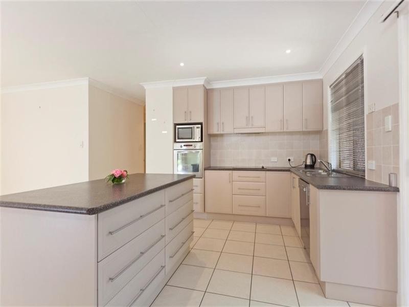 20 Pinelands Circuit, Redland Bay QLD 4165