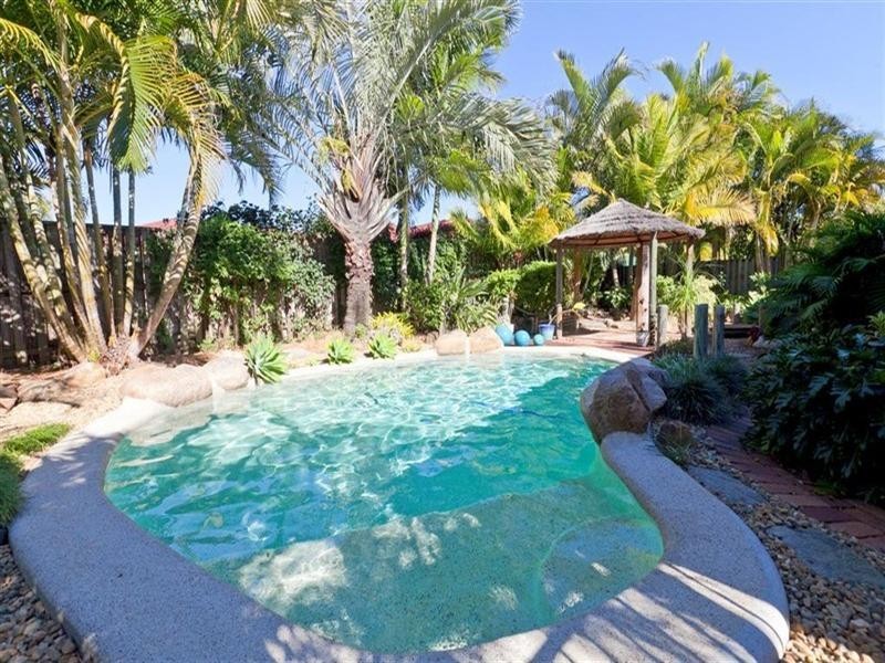 20 Pinelands Circuit, Redland Bay QLD 4165