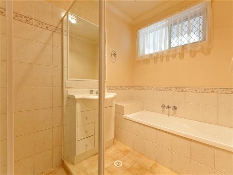 20 Pinelands Circuit, Redland Bay QLD 4165