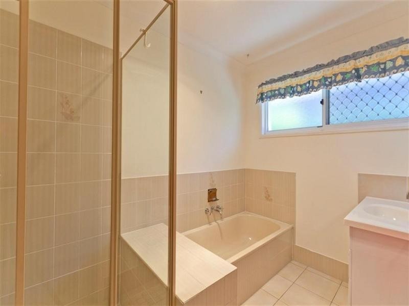 21 Makaha Drive, Birkdale QLD 4159