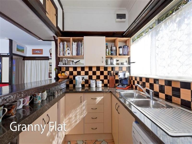 21 Makaha Drive, Birkdale QLD 4159